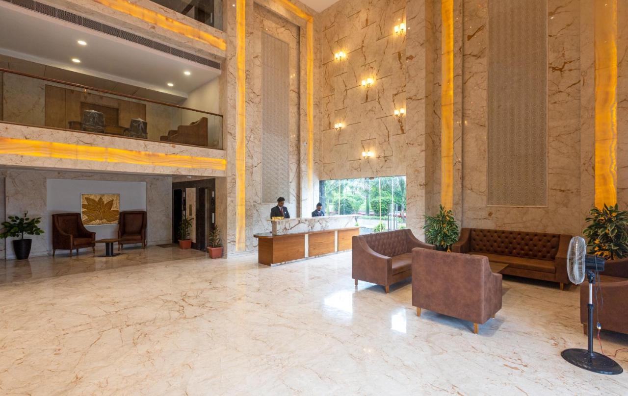 Pride Hotel Bhopal Exterior foto