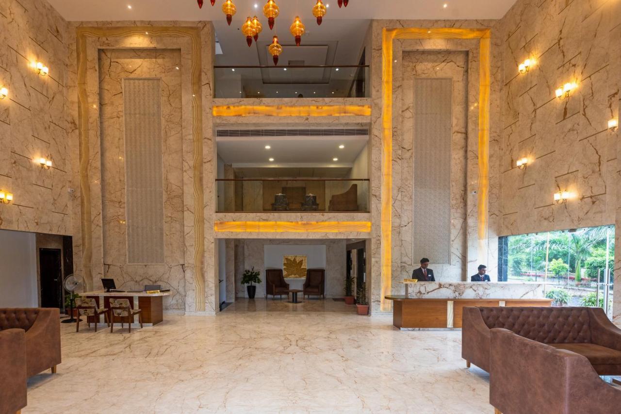 Pride Hotel Bhopal Exterior foto