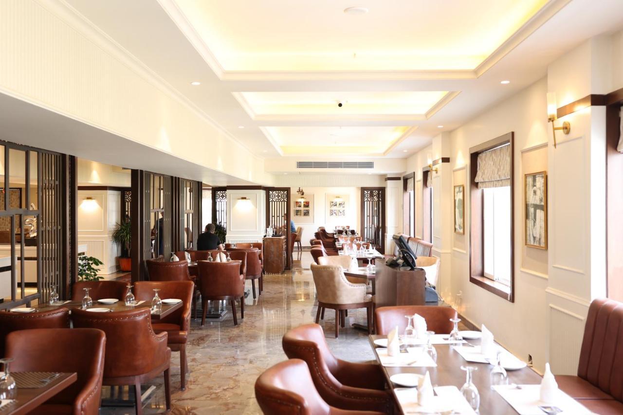 Pride Hotel Bhopal Exterior foto