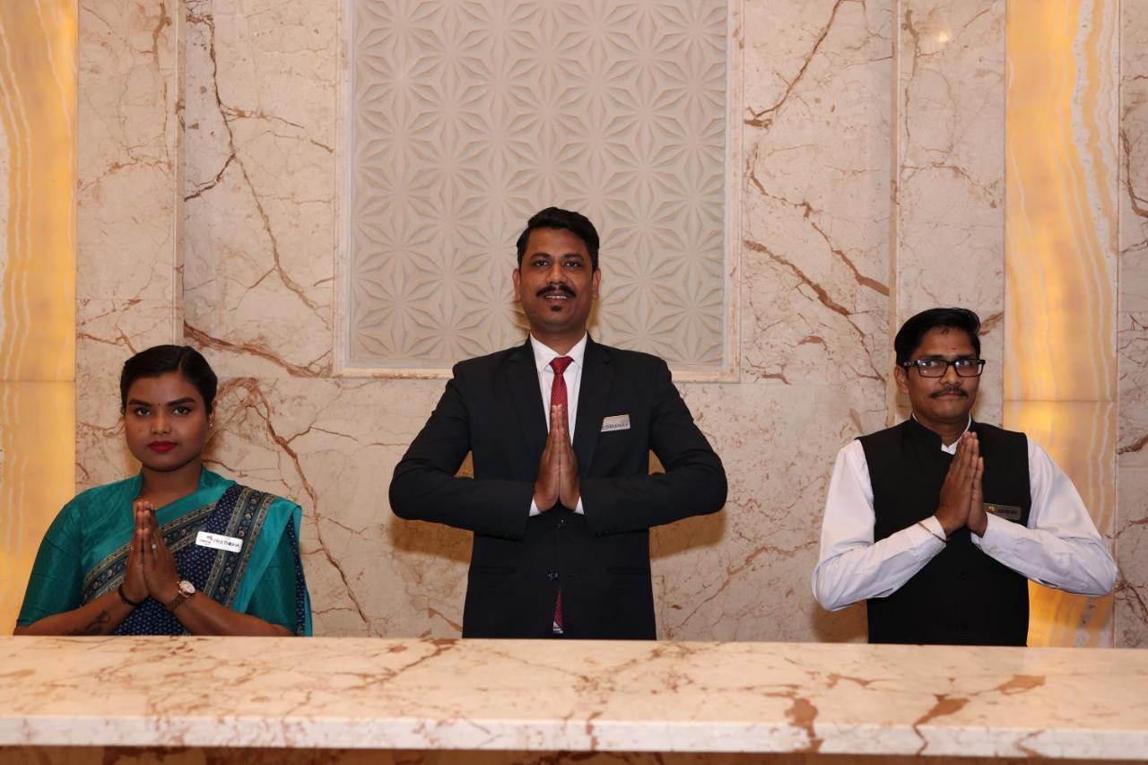 Pride Hotel Bhopal Exterior foto